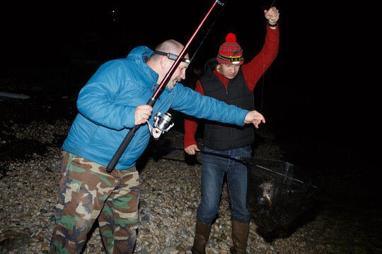 Anglers crabbing at night