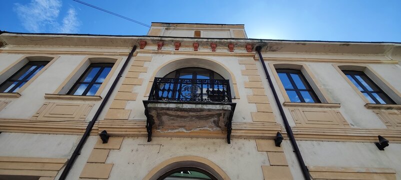 the facade of the cathedral of st mary of the virgin