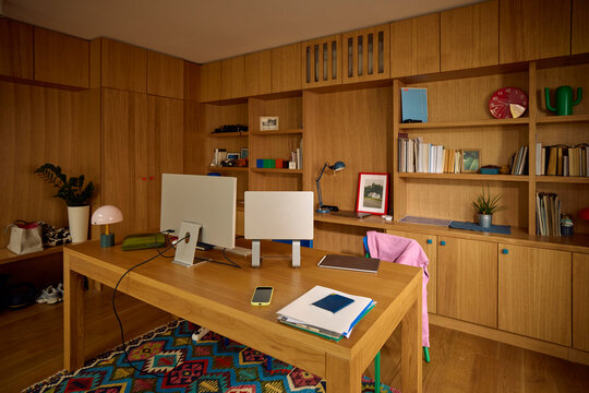 Wooden Room Desk Setup