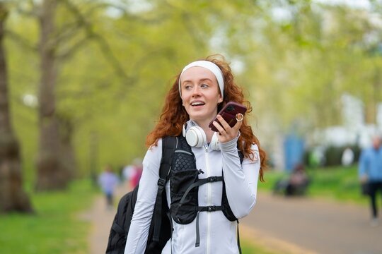 Recording voice message while walking