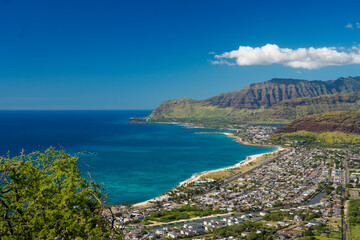 Scenic Oahu east coast bay with turquoise ocean and volcanic ridge Hawaii © Alexis