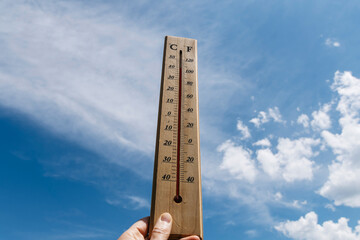 Thermometer over 38 degrees, summer heat wave