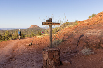 People hiking on the Canyon of Fools trail © Cavan