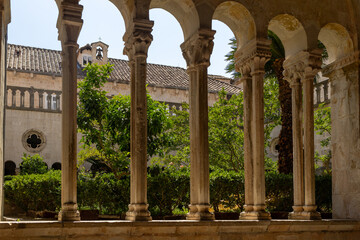 Obraz premium peaceful courtyard of the Franciscan Monastery in Dubrovnik