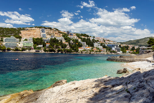 Coastline near Lapad beach, emerald water