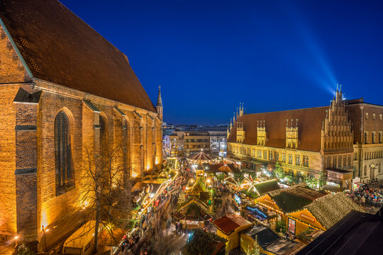 Germany, Hannover, Christmas market in the old town
