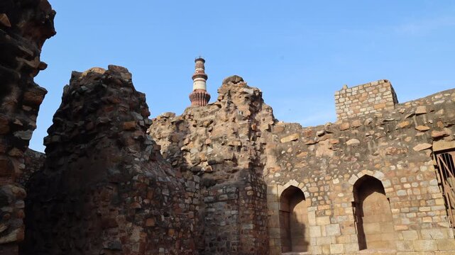 india's tallest minaret built during mughals time located in delhi.