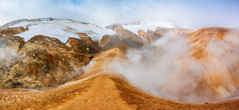 Vapeurs et montagnes &agrave; Kerlingarfj&ouml;ll)