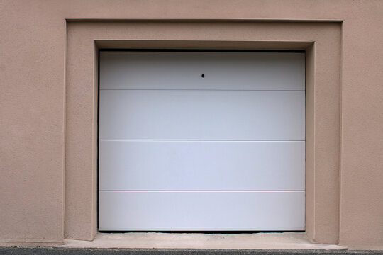 porte de garage automatique enroulable blanc