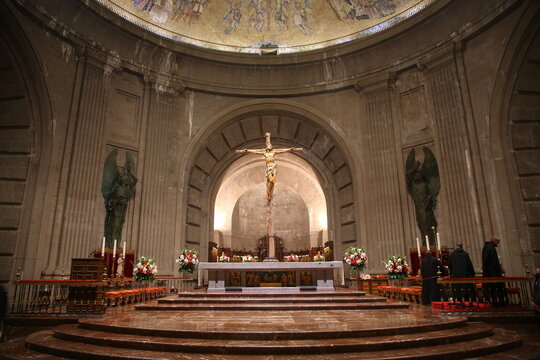 Bas&iacute;lica Pontificia de la Santa Cruz, Valle de Guelgamuros o Valle de los Ca&iacute;dos, Madrid, Espa&ntilde;a