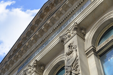 Naklejka premium skyward view of sign and facade of the former Bank of Montreal / Hockey Hall of Fame (Yonge & Front), designed by S George Curry (of Darling & Curry), Toronto