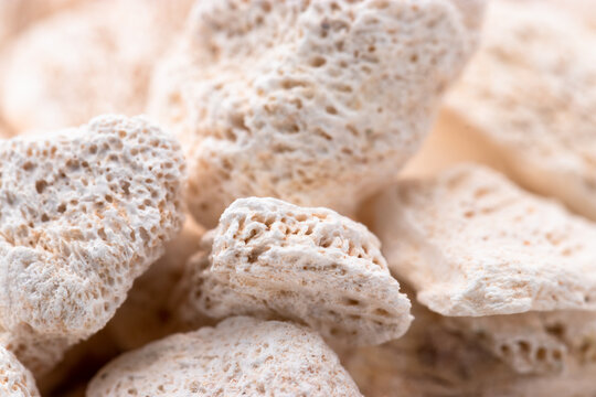 Chinese Ningxia Produced Chinese Medicinal Decoction Piece Longgu (Fossilized Bone)