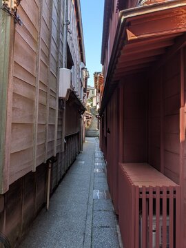 kanazawa 朝の主計町裏道
