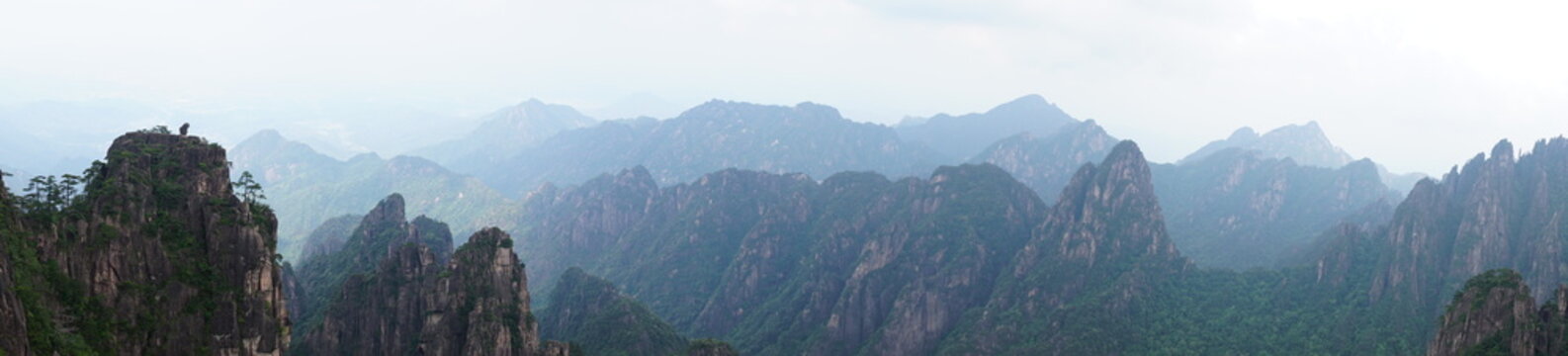 Exploring the Legendary Peaks and Pines in Mount Huangshan and the famous Guest-Greeting Pine in China