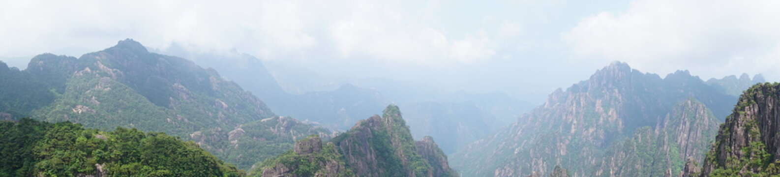Exploring the Legendary Peaks and Pines in Mount Huangshan and the famous Guest-Greeting Pine in China