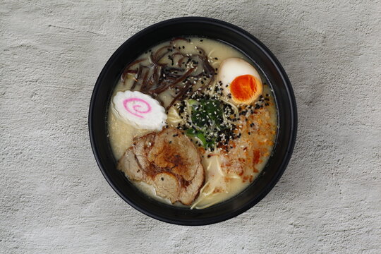 Freshly cooked Japanese food ramen noodles