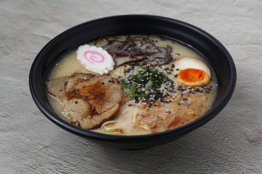 Freshly cooked Japanese food ramen noodles