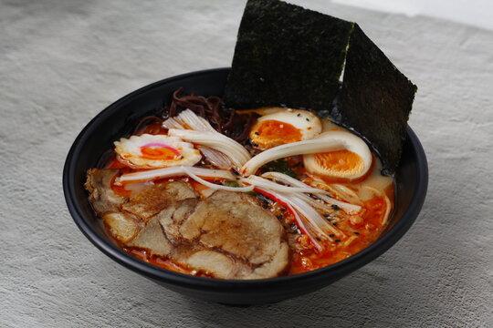 Freshly cooked Japanese food ramen noodles
