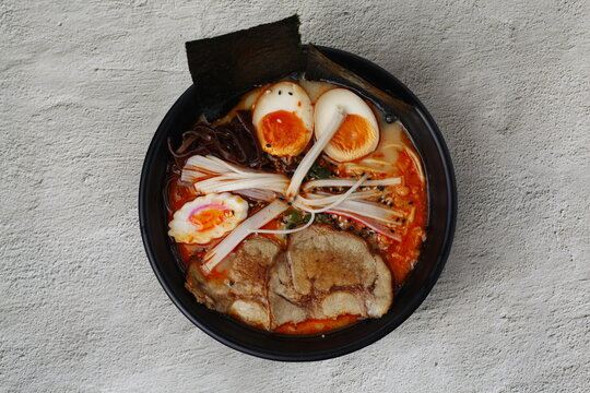 Freshly cooked Japanese food ramen noodles
