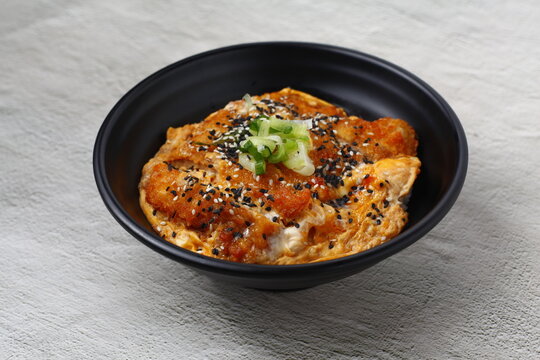 Freshly cooked Japanese food called Katsudon