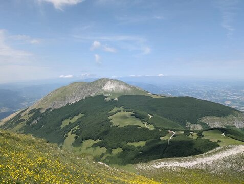 Il Monte Acuto e il Monte Catria: paradiso dell'Appennino