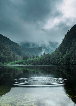 Austria, Salzburg State, Salzkammergut, St. Gilgen, Krotensee Lake, fog