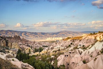 Naklejka premium Beautiful panoramic view of Uchisar Castle and volcanic rock valleys in Cappadocia, Turkey.