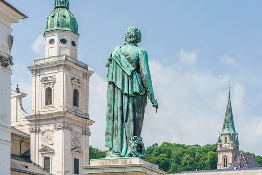 Statue von Mozart in der Innenstadt von Salzburg