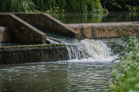 The River Ouse sluice at Barcombe Mills