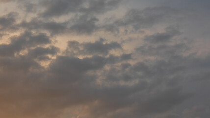 Fototapeta premium Dramatic Sunset Sky with Clouds