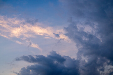 Obraz premium Dramatic Clouds at Sunset