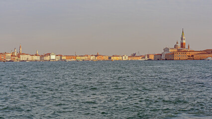 Naklejka premium Venice Italy Cityscape Skyline Empty Lagoon Winter Season Travel