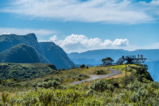 Mirante no Parque Altos da Serra do Corvo Branco.