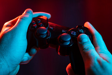 Joystick in hand 4 © Filipo