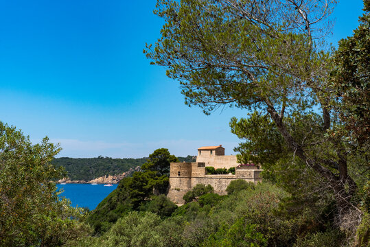Fort de l'Estissac, &icirc;le de Port Cros au large de Hy&egrave;res, Var