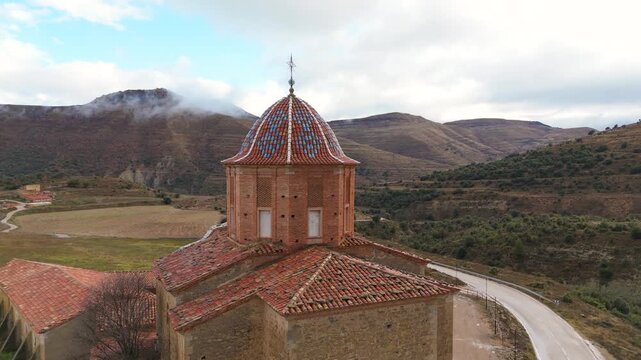 Vista a&eacute;rea de la Ermita de San Marcos en Olocau del Rey. Castell&oacute;n, Espa&ntilde;a.