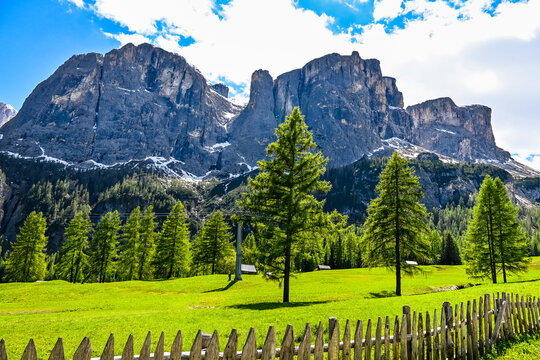 Dolomiten, Sellagruppe, Sella, Gr&ouml;dner Joch, Val de Misd&eacute;, Berge, Wanderweg, Klettersteig, Gr&ouml;dnerpass, Bergbahnen, S&uuml;dtirol, Fr&uuml;hling, Fr&uuml;hsommer, Sommer, Italien