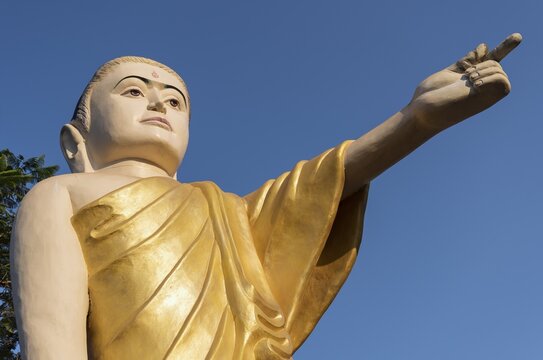 Buddha statue with extended arm and pointing finger, Naung Daw Gyi Mya Tha Lyaung, Bago, Burma, Myanmar