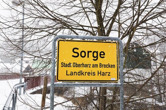 City limit sign Sorge, dreary winter weather, district Sorge, Oberharz am Brocken, district Harz, Saxony-Anhalt, Germany
