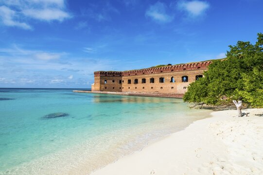 White sand beach and turquoise waters before Fort Jefferson, Dry Tortugas National Park, Florida Keys, Florida, USA