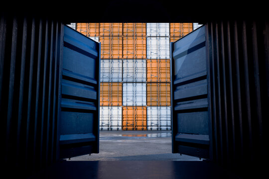 3D open container gateway facing stacked cargo units
