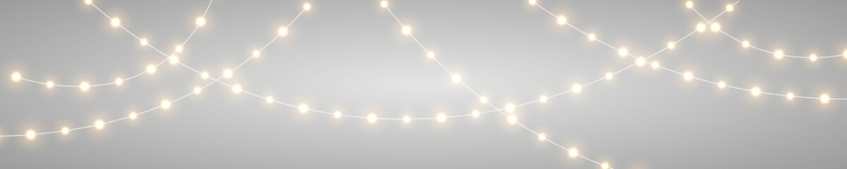 Fototapeta premium Christmas garland string lights PNG. Realistic golden LED lamps and luminous yellow gold bulb decoration isolated on transparent background. Glowing Xmas design for poster and brochure.
