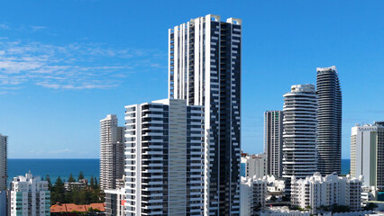 Obraz premium Aerial View of Modern Skyscrapers in Gold Coast Australia Under Blue Sky