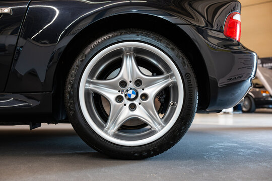 Lucerne, Switzerland, May 30, 2026. A silver five-spoke Style 40 Roadstar alloy wheel on a black BMW Z3 M E36/7 generation