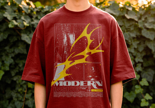 Outdoor T-shirt Mockup &ndash; Loose Apparel Presentation (PSD)