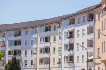 Fototapeta premium Modernes Wohngebäude mit Balkonen, Schwabing, München, Oberbayern, Bayern, Deutschland