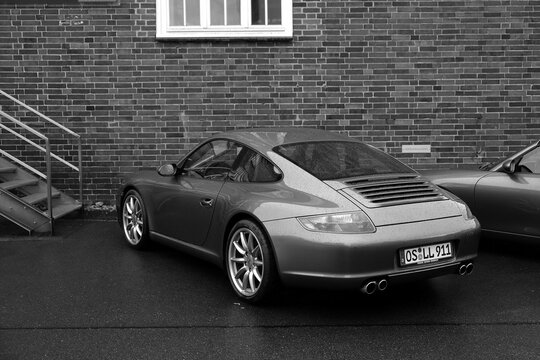 Porsche 911 Carrera Coup&eacute; oder Porsche 996 der Neunzigerjahre m 31.05.2026 beim Oldtimertreffen Porsche Day im Lenkwerk in Bielefeld im Teutoburger Wald in Ostwestfalen-Lippe in Schwarzwei&szlig;