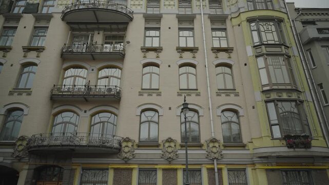 An elite apartment building in the center of Moscow since the days of the USSR. Filmed in motion