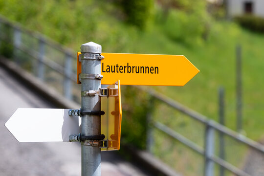 Lauterbrunnen hiking sign guiding travelers to destination