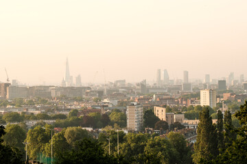 Obraz premium London cityscape featuring the shard and city skyline in morning mist